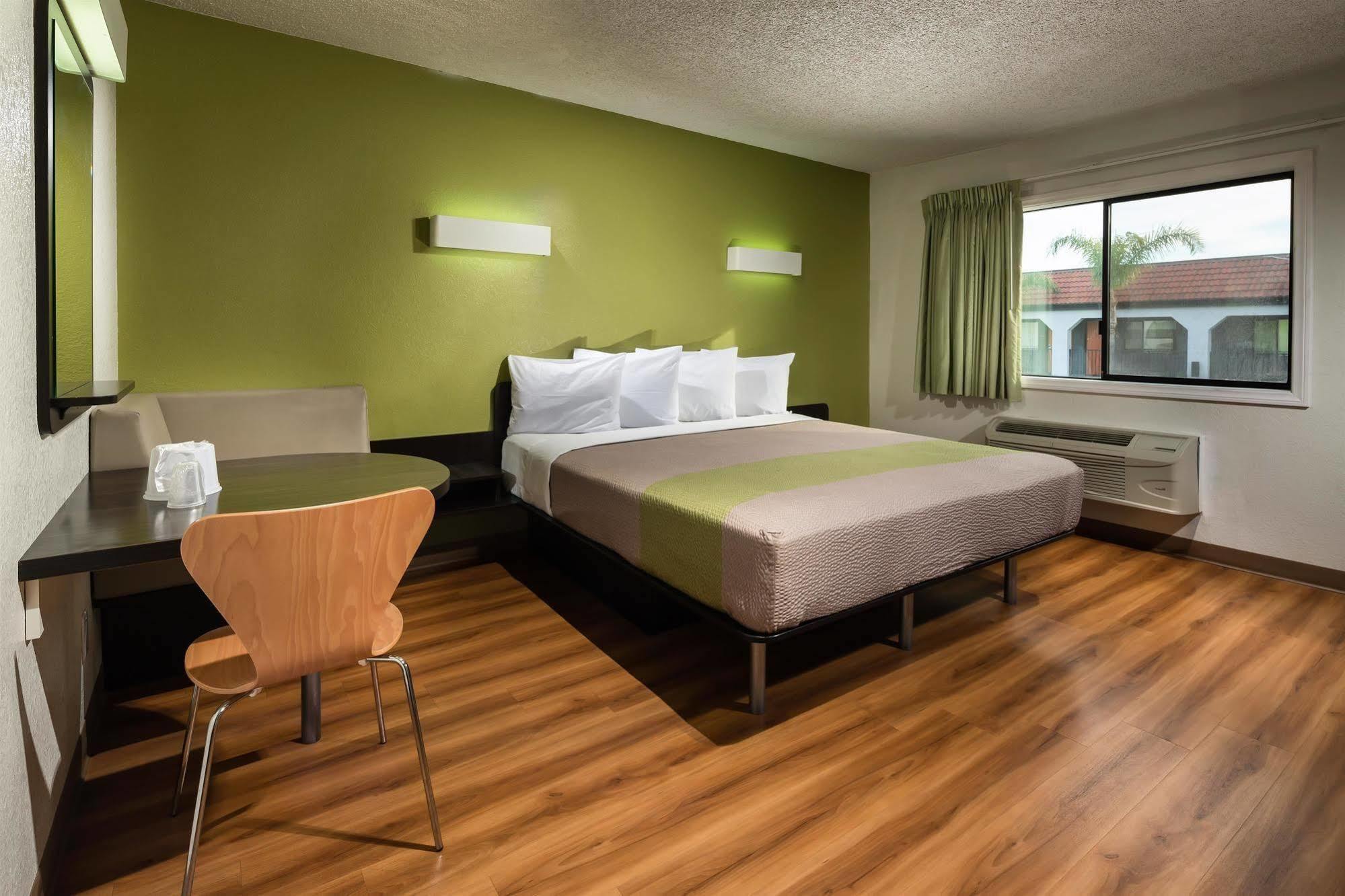 Motel 6-Canoga Park, Ca Los Angeles Eksteriør bilde
